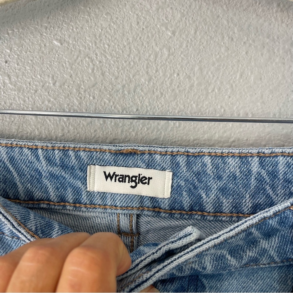 NEW Wrangler High Rise Barrel 652 Jean in Light Blue Wash Bluestone size 32 - Picture 7 of 10